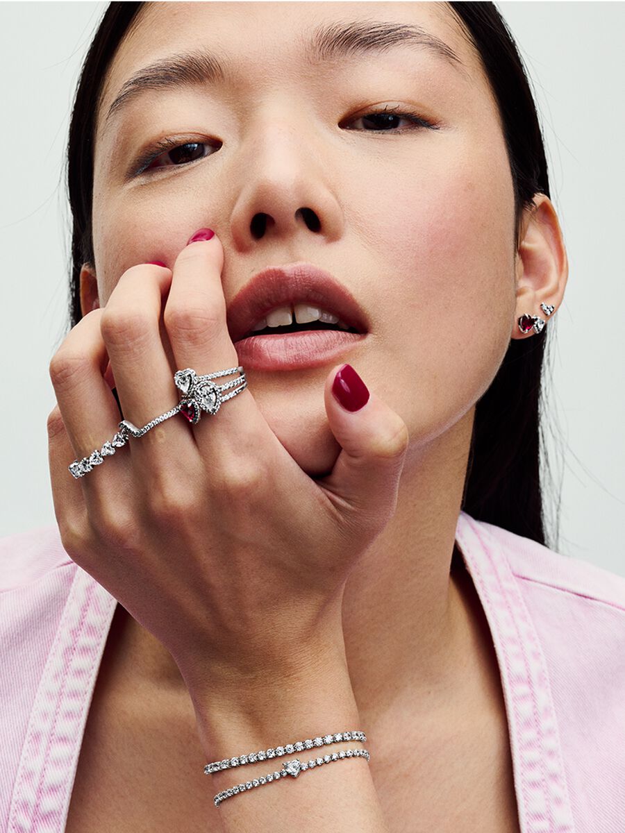 Sparkling Heart Halo Ring